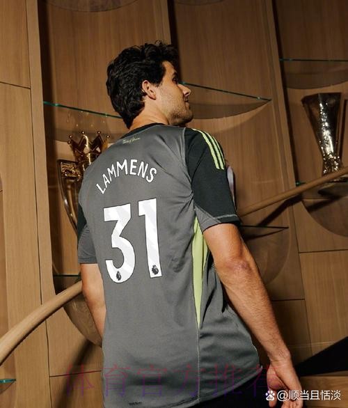 麦卡文尼:凯恩应该加盟皇马 去曼联可能一无所获 麦卡文尼:凯恩应该加盟皇马 去曼联可能一无所获